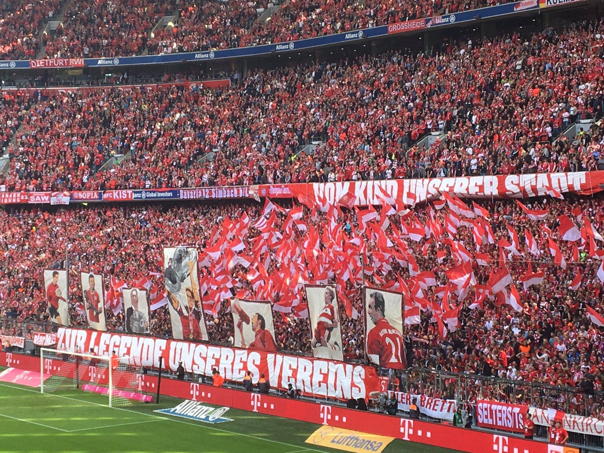 DANKE. Sekitar 75.000 fans memenuhi Allianz Arena, Munich, untuk mengucapkan selamat tinggal kepada Philipp Lahm. Foto dari Facebook.com/fcbayern.en 