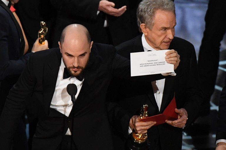 WATCH: Confusion as ‘Moonlight’ wins Best Picture Oscar after ‘La La Land’ announced winner