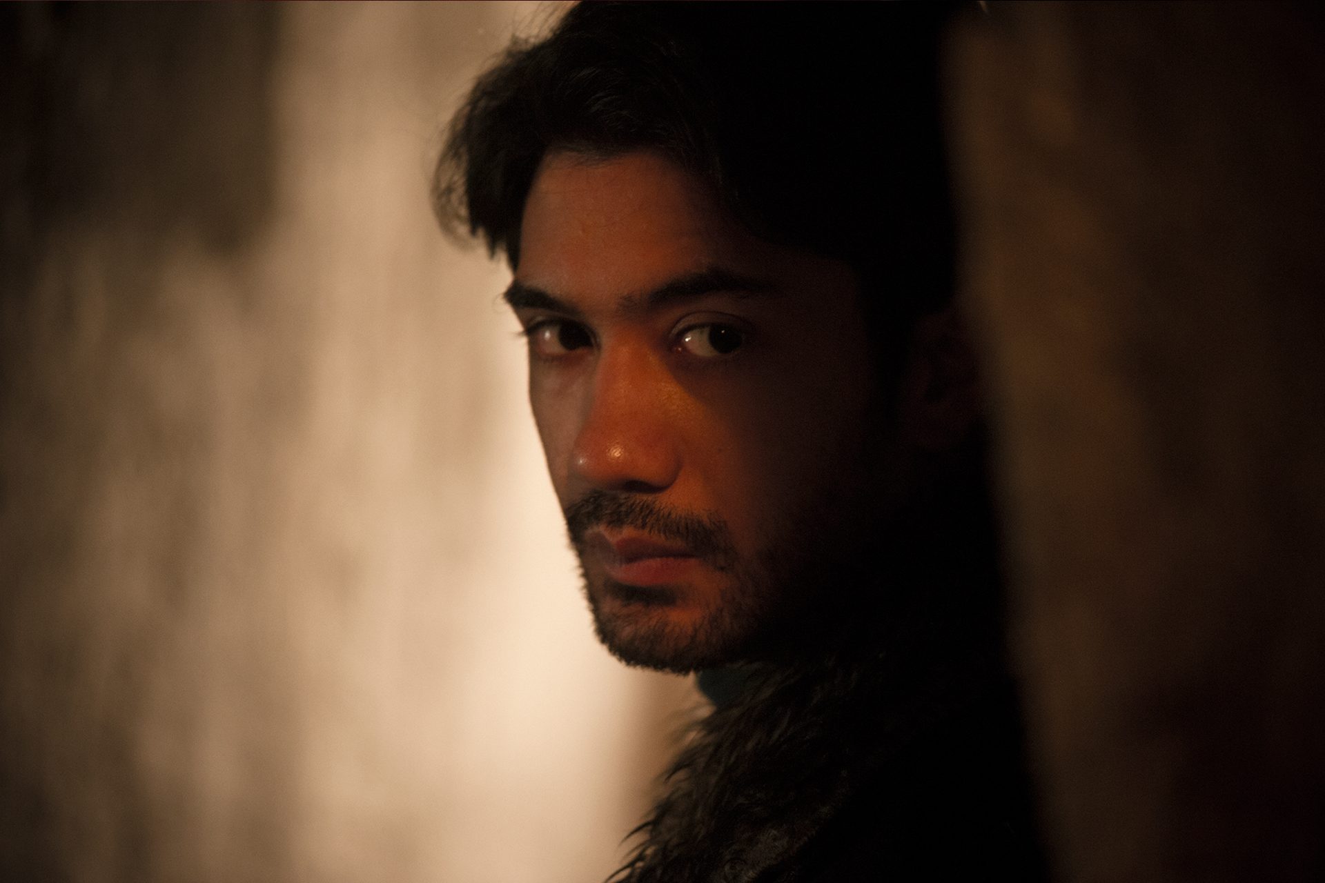 Reza Rahadian sebagai Tony di 'Halfworlds' musim kedua. Foto oleh HBO Asia 