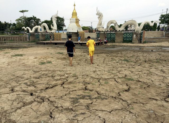 El Niño dries up Asia as its stormy sister La Niña looms