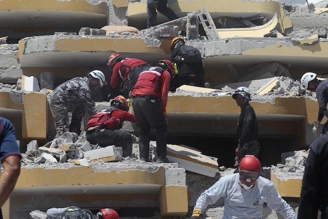 Anger erupts as 1,700 still missing in Ecuador quake