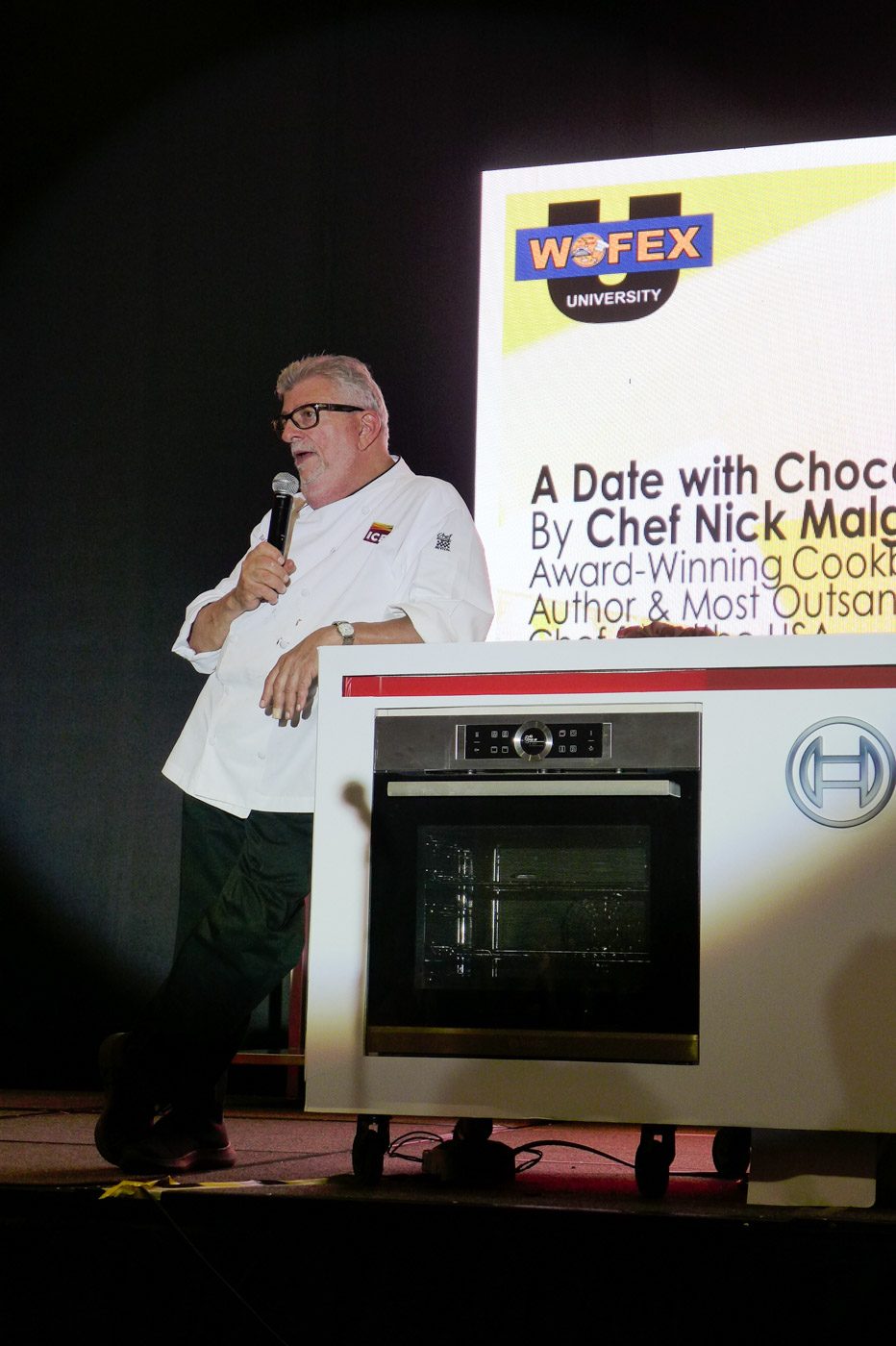  ADVICE FROM THE MASTER. Chef Nick Malgieri entertains questions from the receptive crowd of bakers and food enthusiasts during WOFEX 2018. Photo by Earnest Zabala/Rappler 