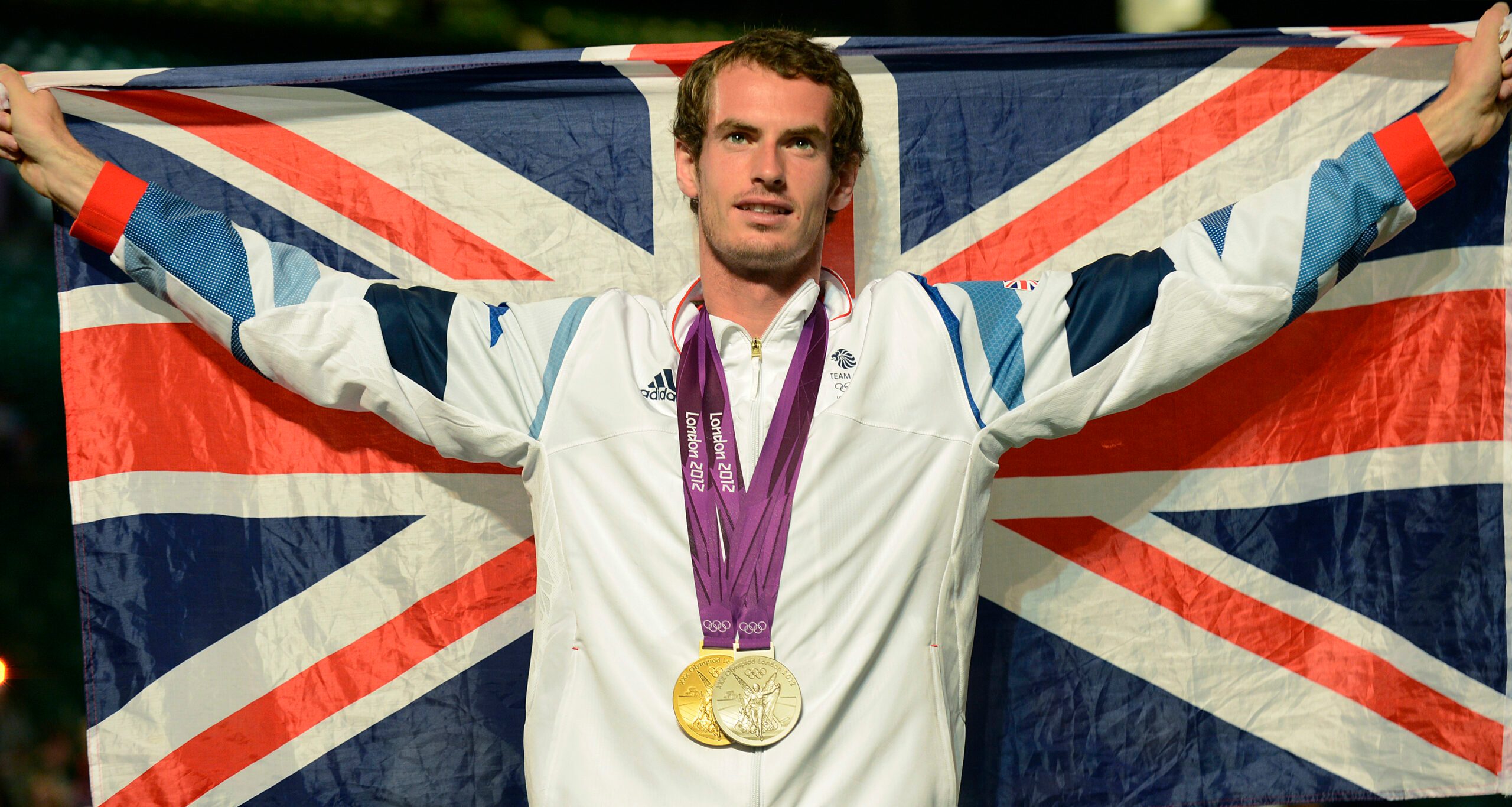 Andy Murray pembawa bendera Inggris di upacara pembukaan Olimpiade Rio