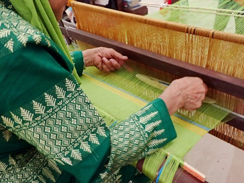 PRESENT WEAVE. Inaul weavers now usually use the hand loom.  
