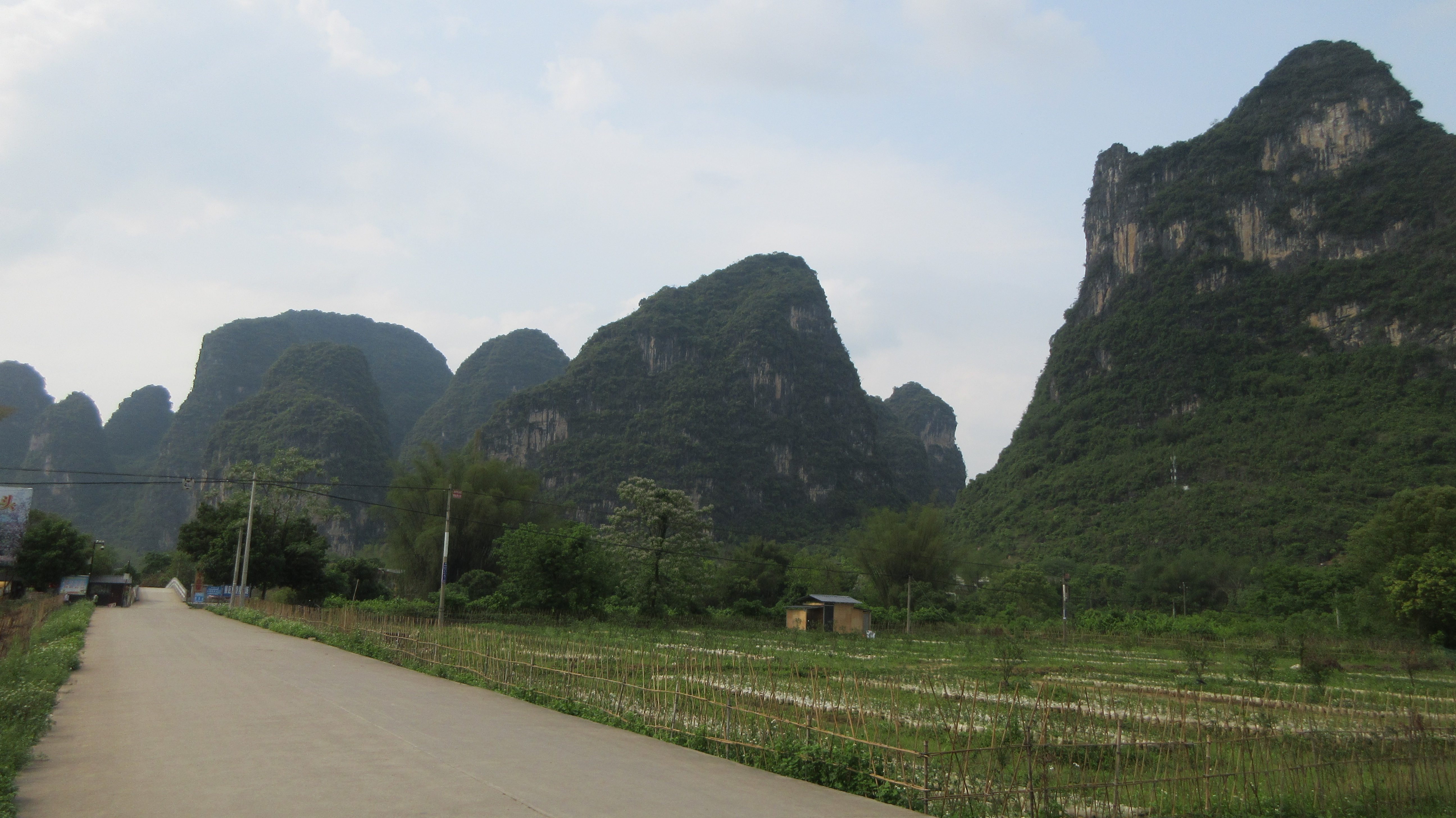 COUNTRYSIDE. One of the ways to experience the beauty of Yangshuo is by cycling through the countryside. 