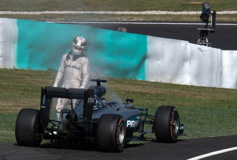 Heat on Hamilton in Japan after Red Bull ambush
