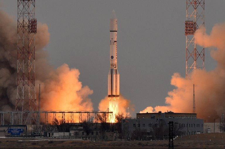 Rocket blasts off on mission seeking life on Mars