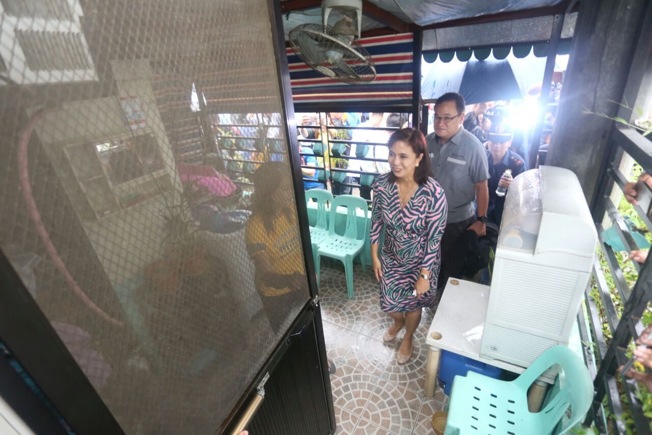 FIELD WORK. Vice President and HUDCC Chairperson Leni Robredo visits the housing models in Bistekville 2, Novaliches, Quezon City. Photo from Office of the Vice President   