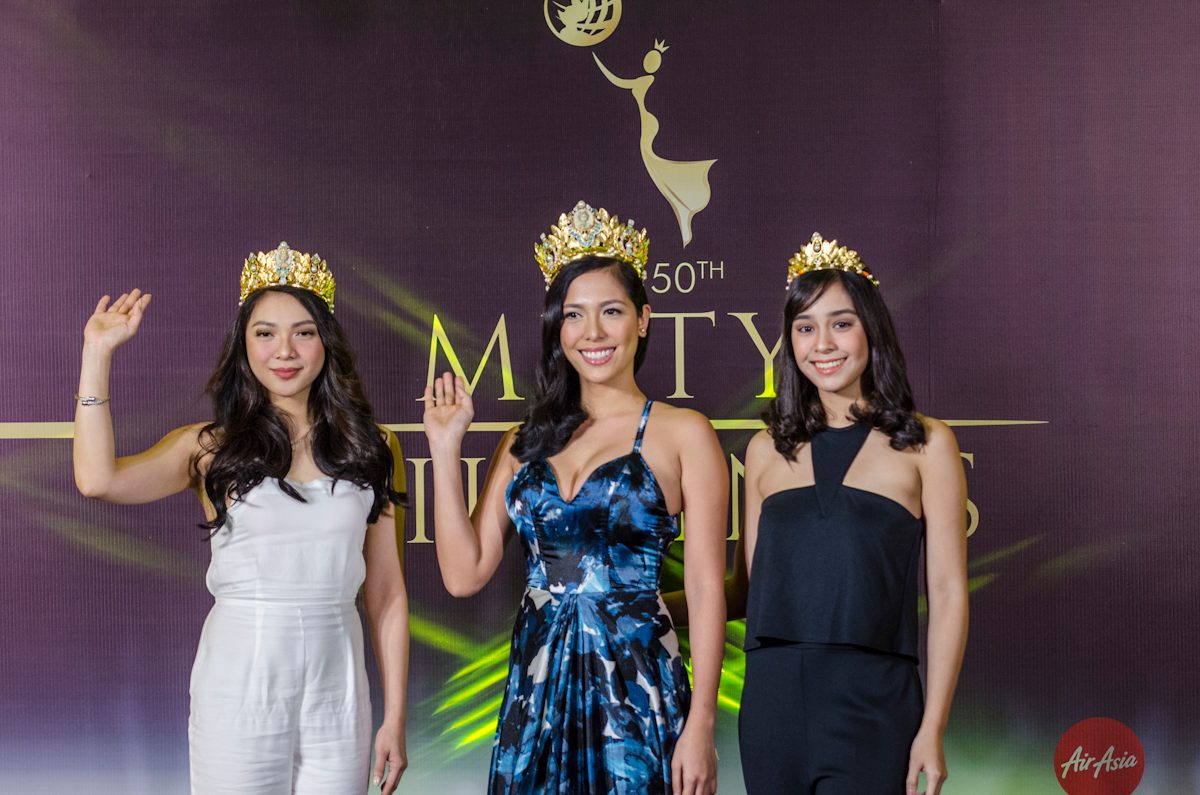 NEW CROWNS. The reigning titleholders wearing the news crowns designed by Hoseki. 