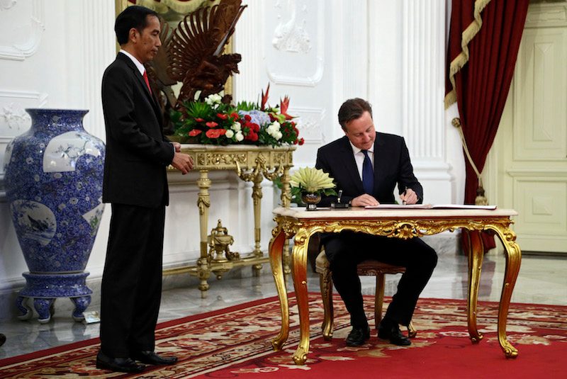 David Cameron dan Joko Widodo di Istana Negara. Foto: EPA/MAST IRHAM 