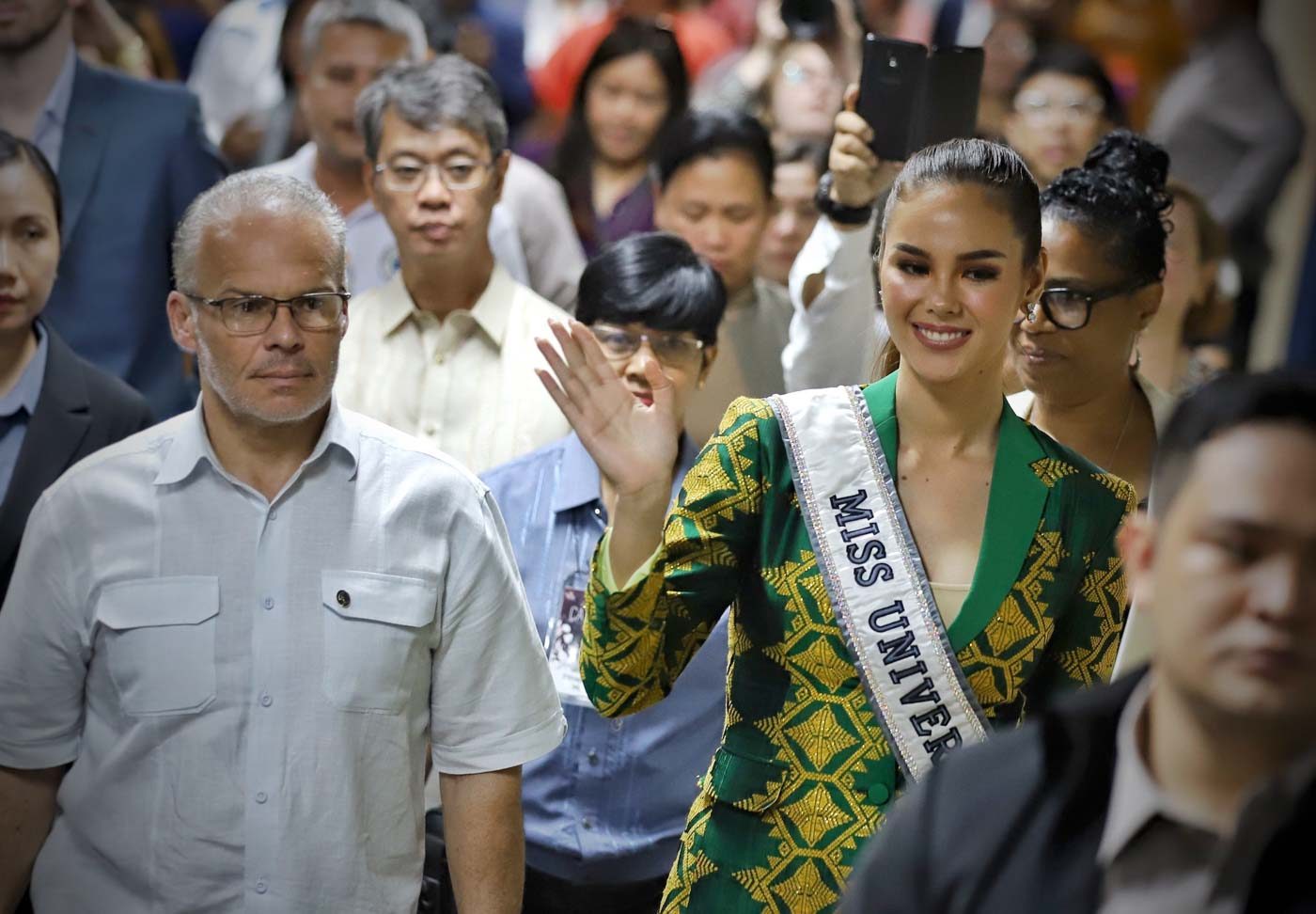SENATE VISIT. Catriona Gray waves to the Senate employees during her courtesy call. Photo by Joseph Vidal/PRIB 