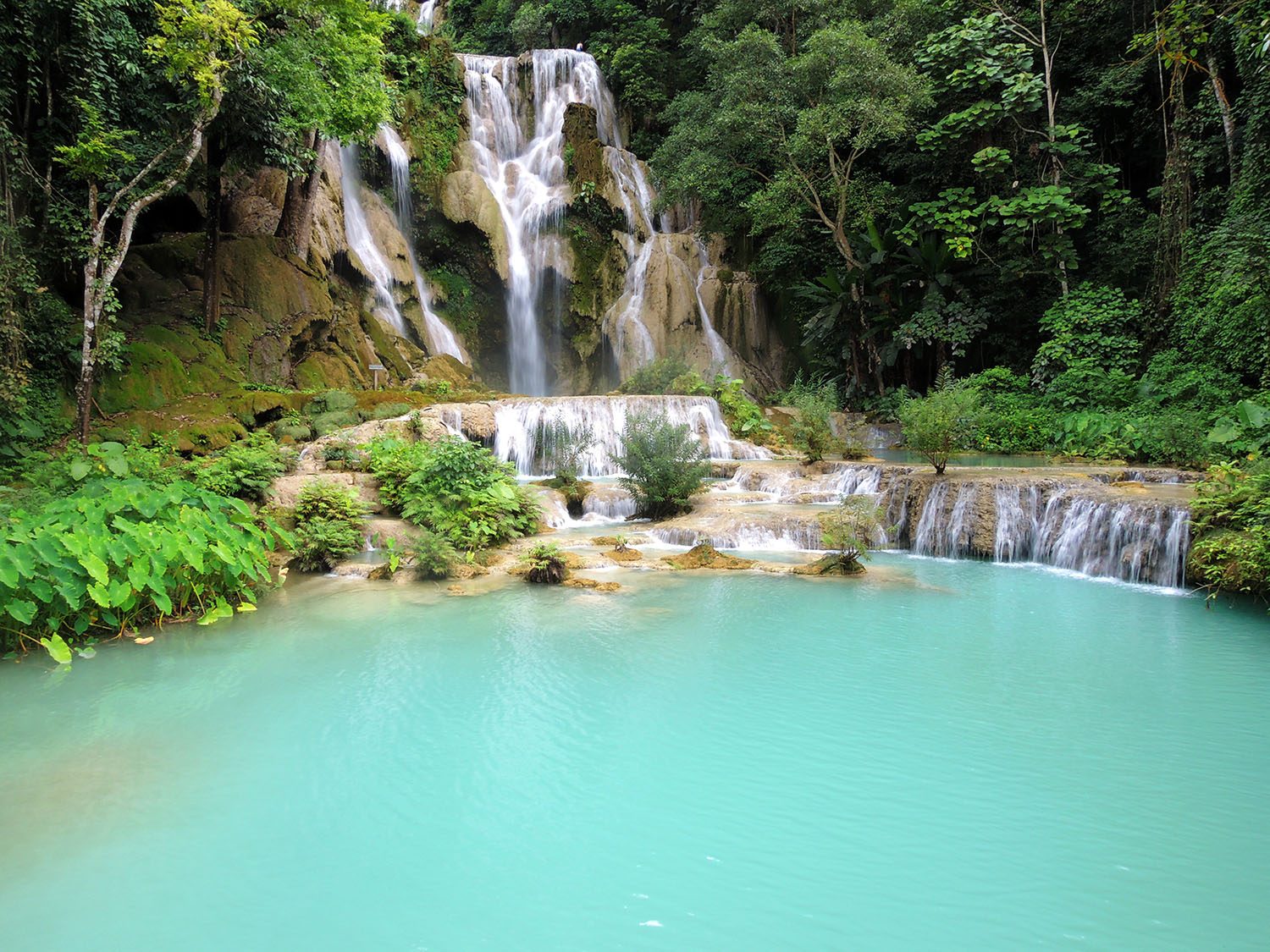 Kuan Xi Waterfall in Laos 