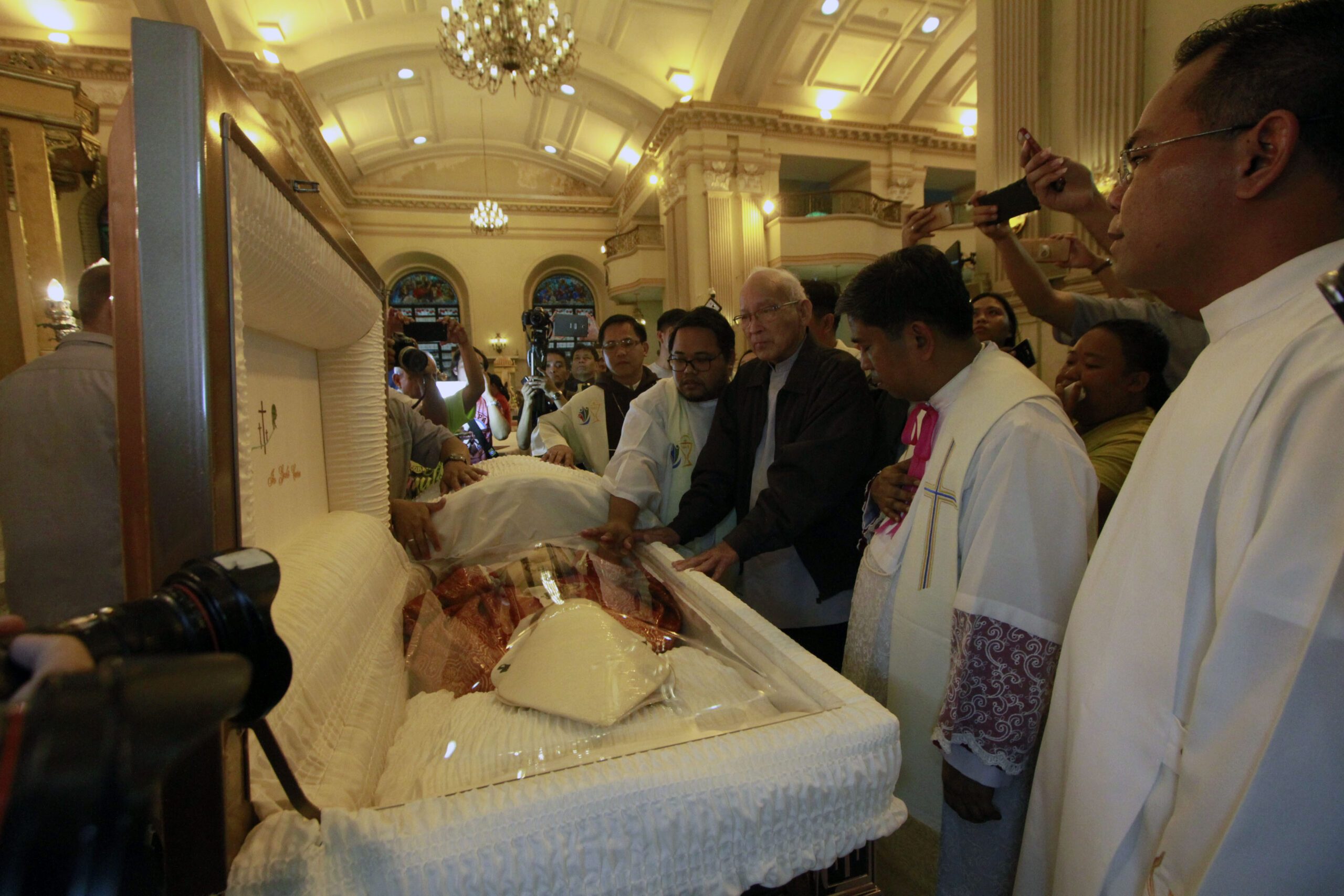 Funeral procession set for Cardinal Vidal’s burial on October 26