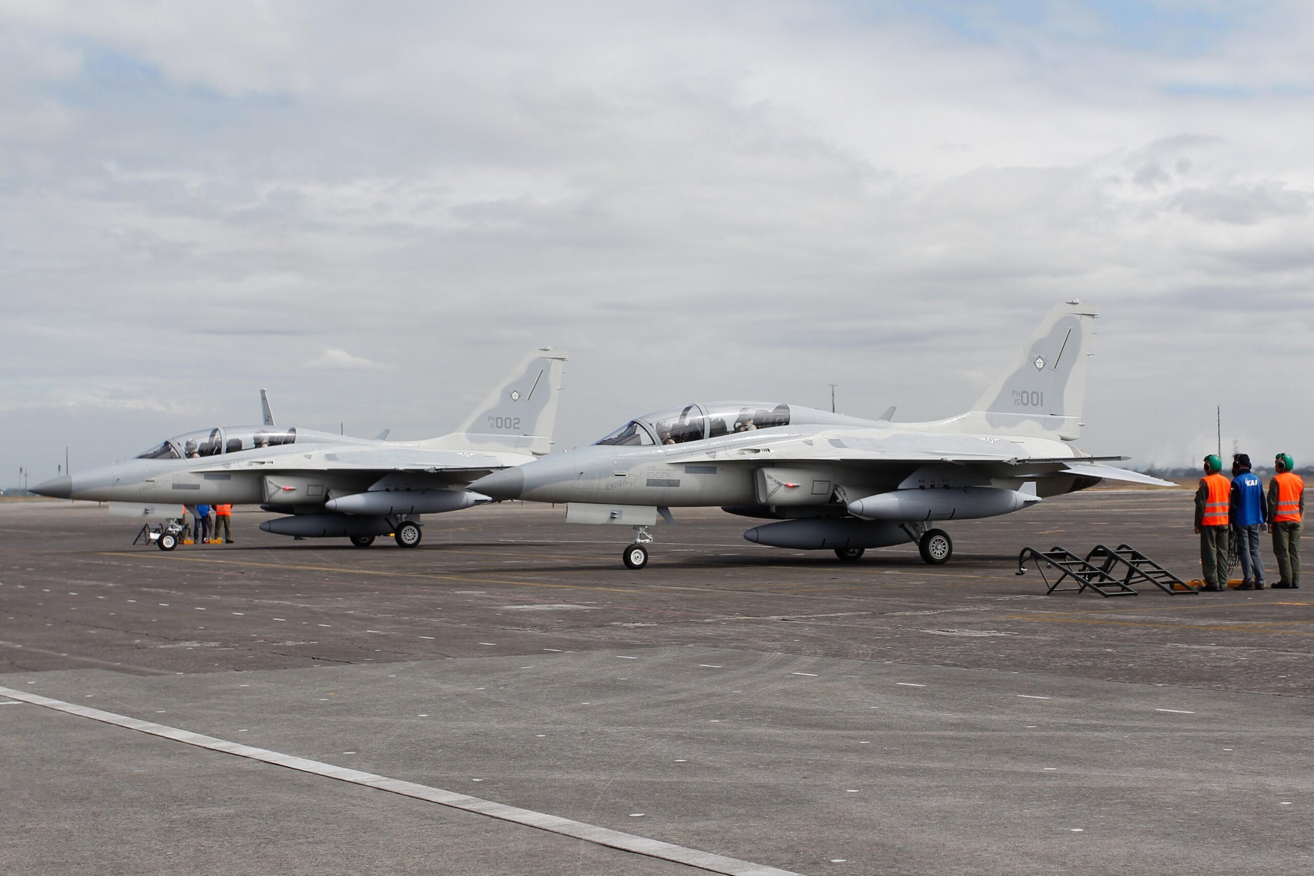 PH air force returns to supersonic age: Fighter jets arrive in Clark