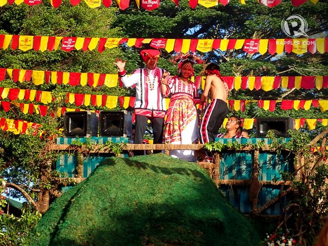 WEDDING. Pangantucan also showed a Manobo wedded couple atop its float. 