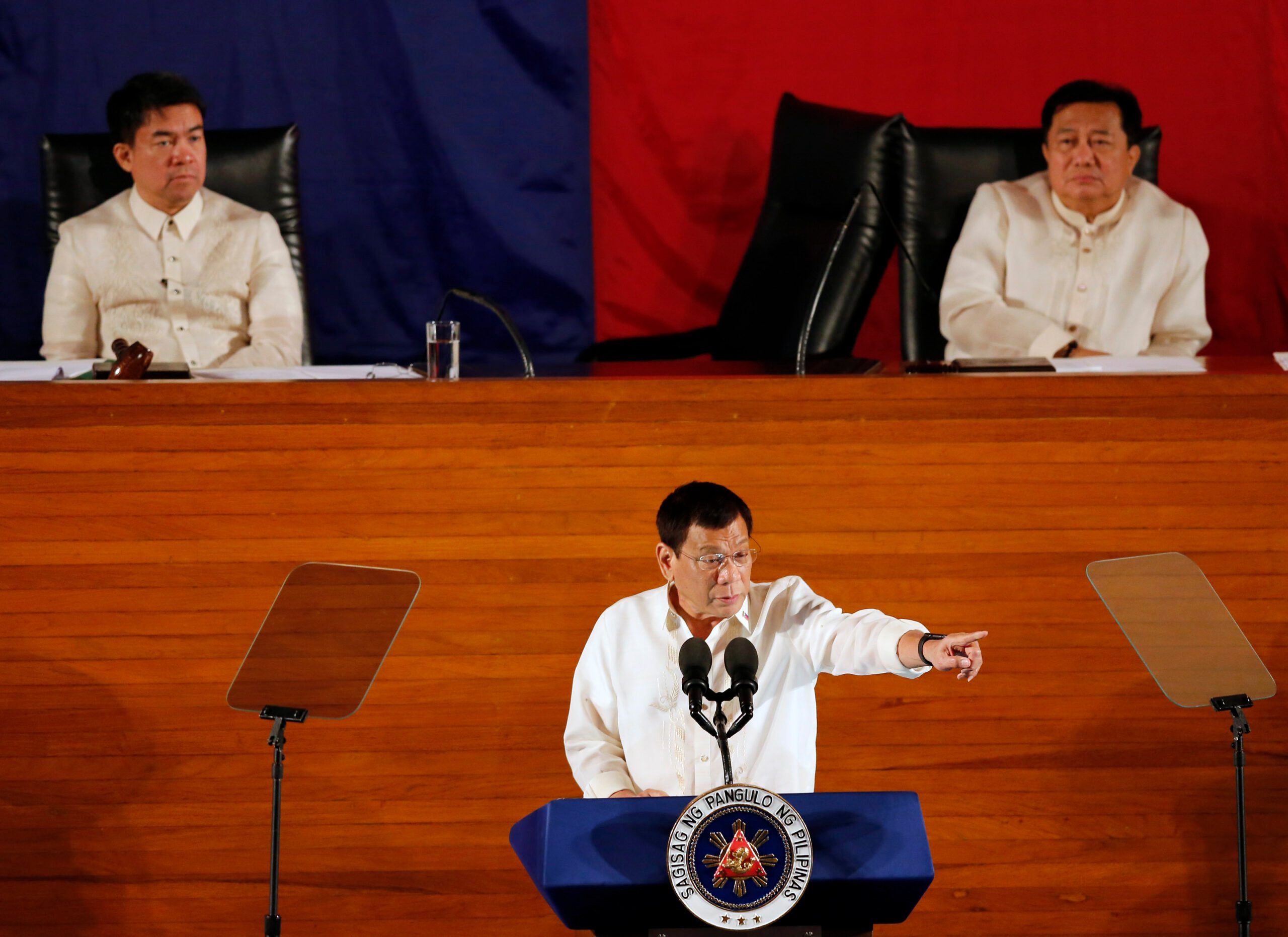 Duterte warns governors, mayors: Supervise police well or else…