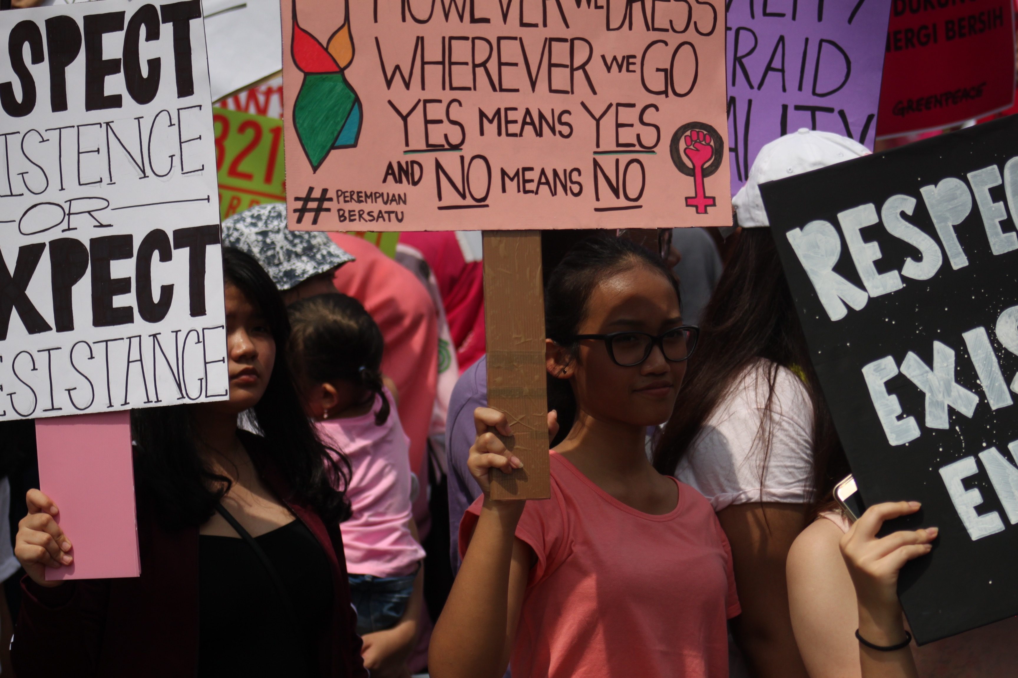 KATAKAN TIDAK. Demonstran perempuan menginginkan keamanan saat bepergian dan berpakaian di jalanan. Foto oleh Diego Mahameru Batara/Rappler   