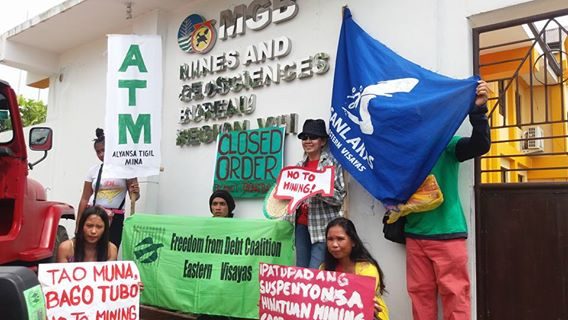 NO TO MINING. Various groups rally outside the Mines and Geosciences Bureau. Photo by Jazmin Bonifacio/Rappler  