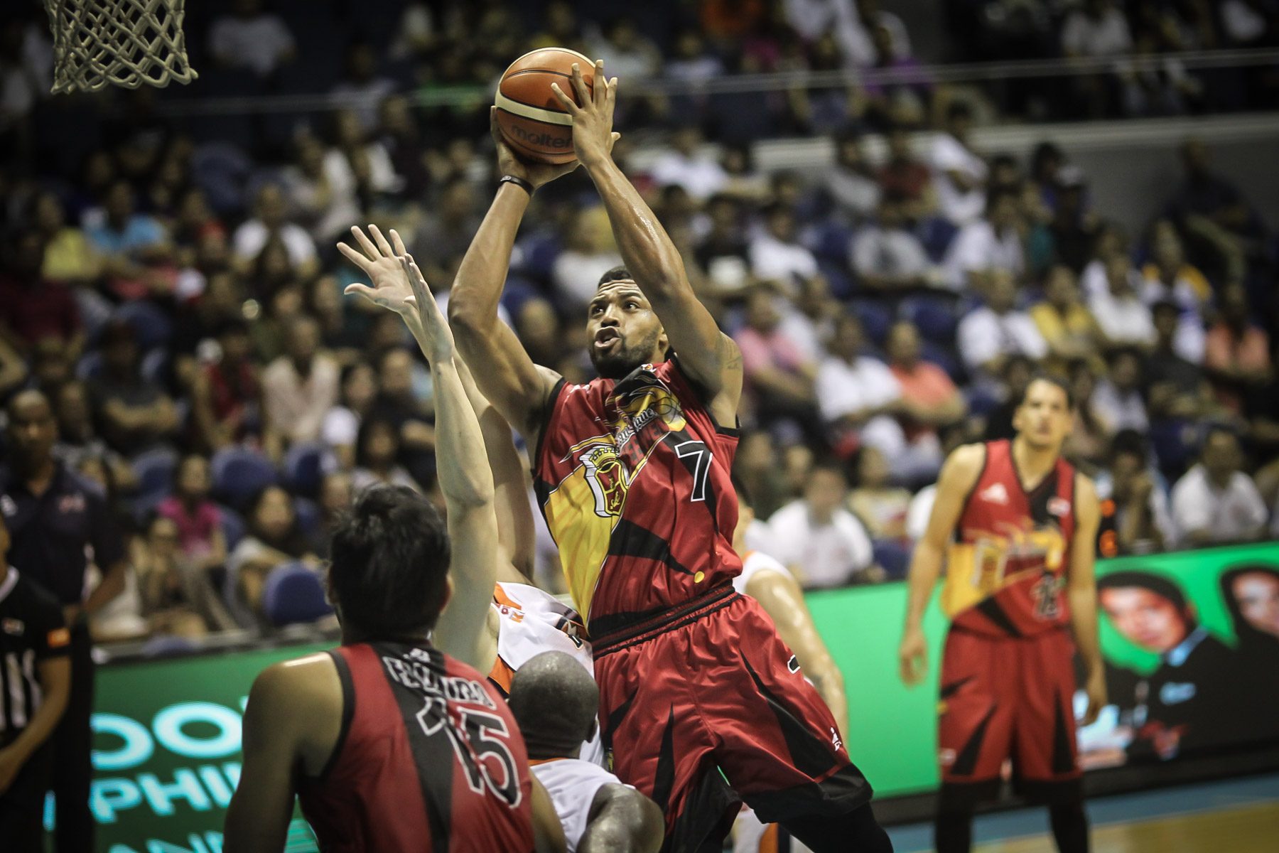 San Miguel clinches playoff berth after escaping Meralco
