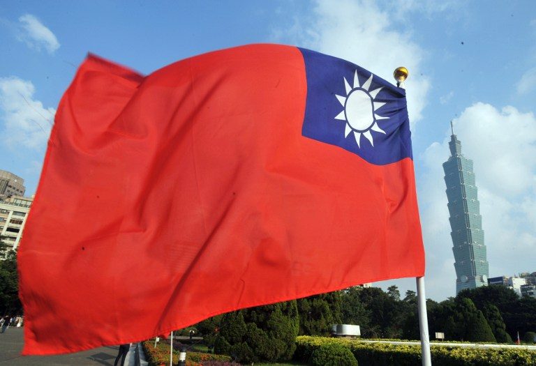 Taiwan passports recalled over picture mix-up