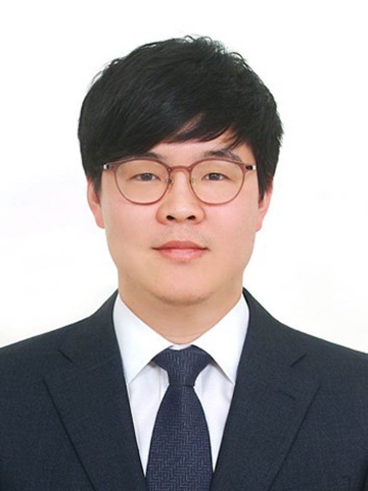 Professor Wangoo Lee 