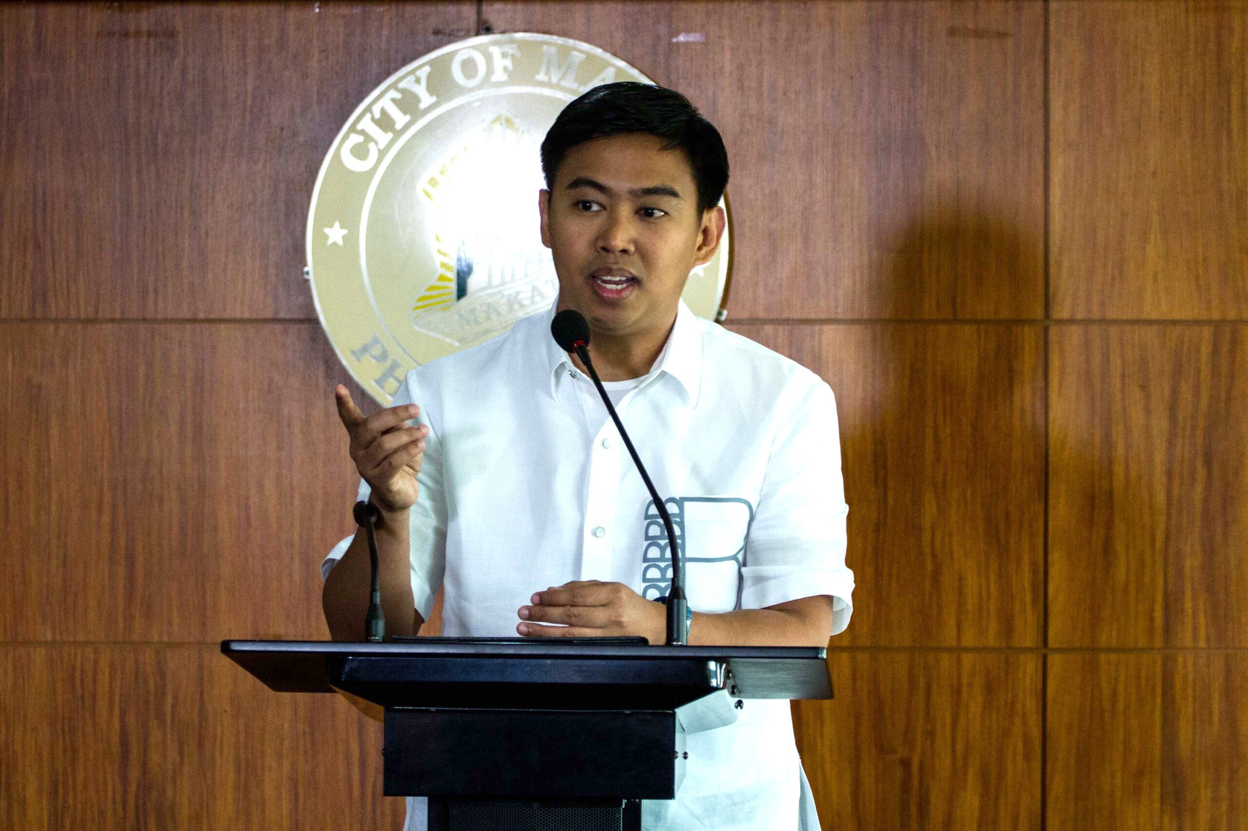 Mayor Binay defies 2nd suspension order