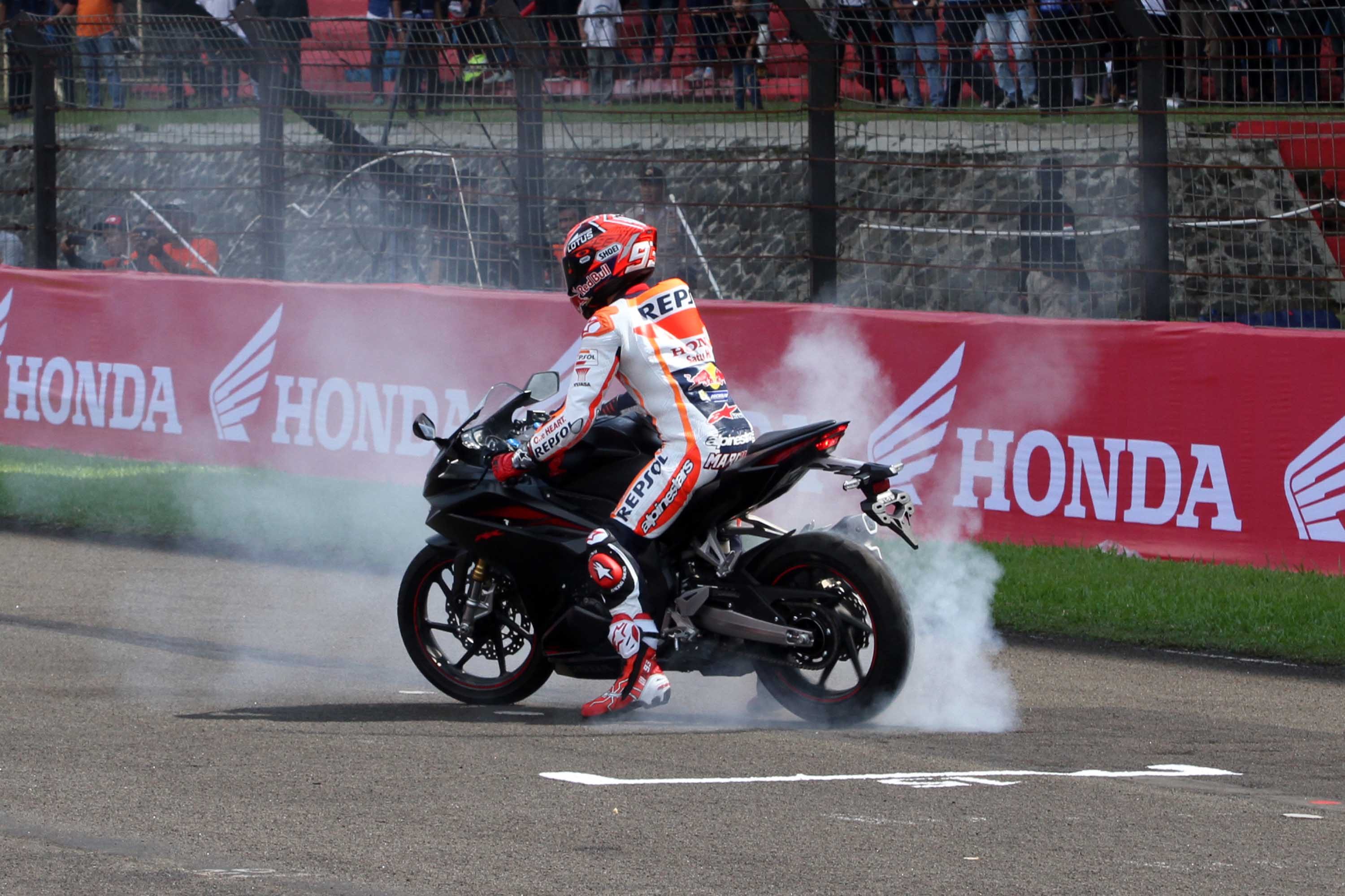 Kedatangan Marquez ke Indonesia juga untuk merayakan kemenangan MotoGP 2016 bersama fansnya di Indonesia. Foto oleh Rappler 