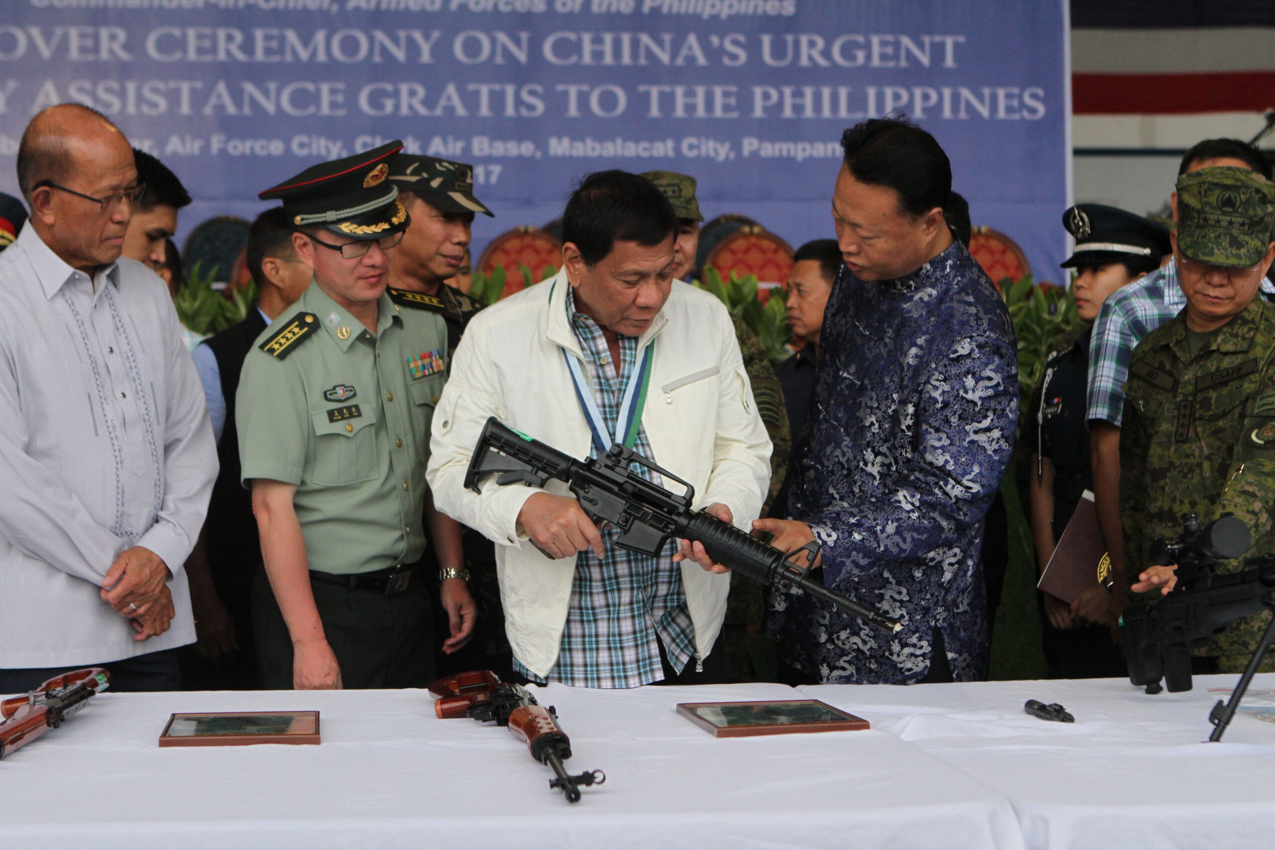 China gives P370M in guns, ammunition to PH