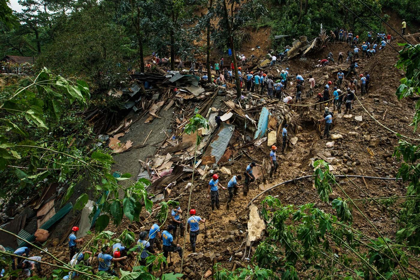 ITOGON. Police and rescue teams continue the search for bodies buried by the landslide in Ucab, Itogon in Benguet, on September 17, 2018. Photo by Jire Carreon/Rappler 