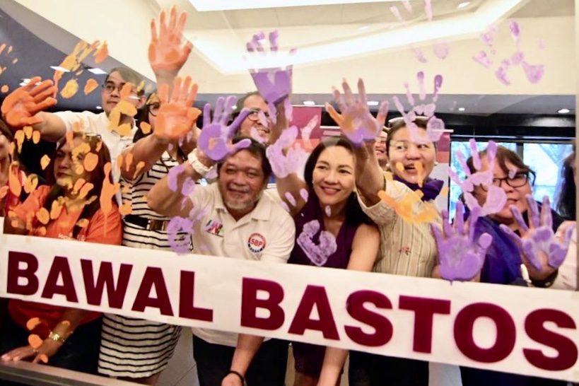 EMPOWERMENT. Safe Spaces advocates from civil society and local governments of Quezon City, Manila, Antipolo, and Cebu join Senator Risa Hontiveros and Canadian Ambassador John Holmes in a symbolic handprinting during a press conference in Quezon City on March 5, 2019. Photo courtesy of Akbayan 