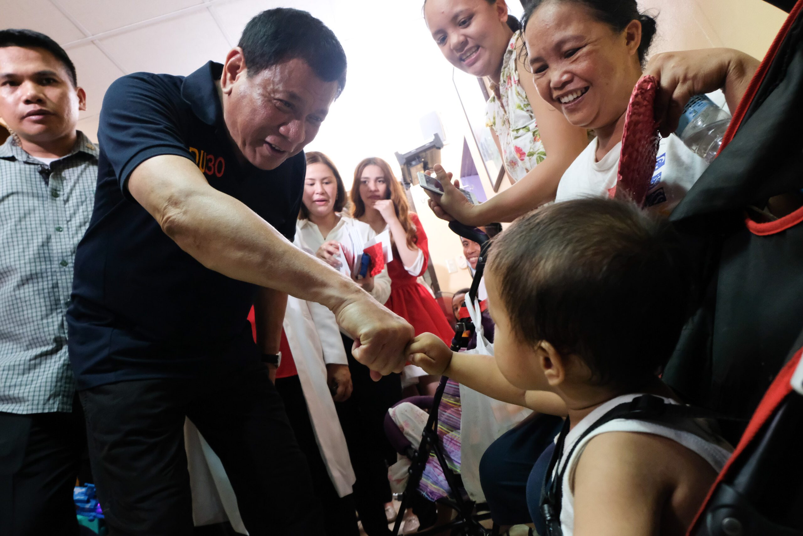 IN PHOTOS: Duterte visits young cancer patients on Christmas Eve