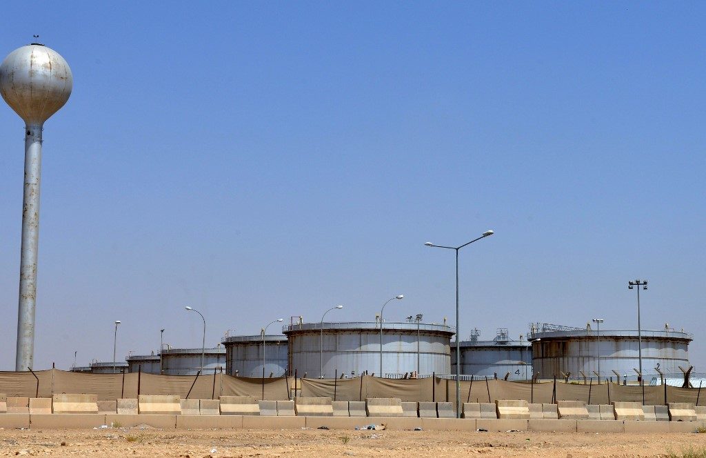 Saudi to cut oil output by another 1 million barrels a day