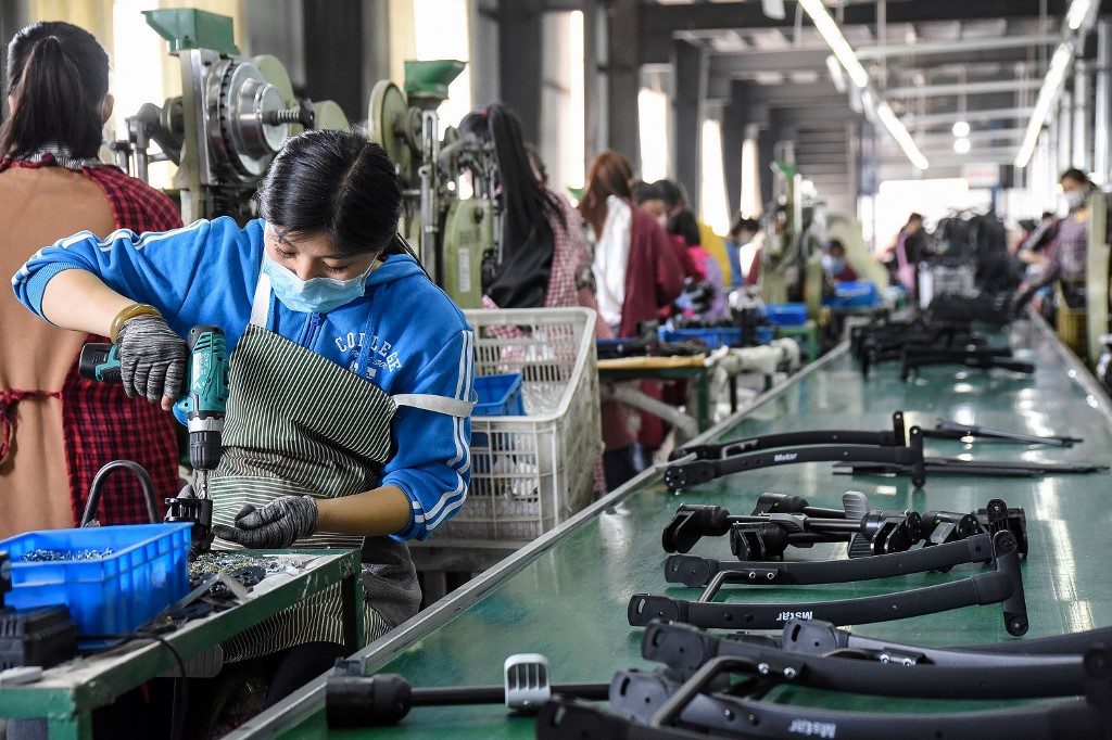 Chinese factory activity slows in face of global pandemic