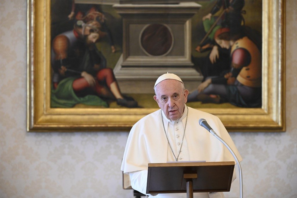Pope prays for lockdown victims of domestic abuse