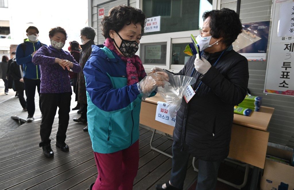 South Koreans back Moon in pandemic poll