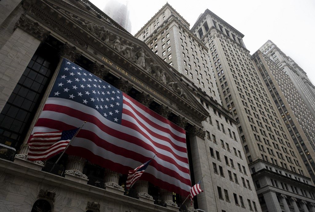 TRADING. The United States flag is seen at the New York Stock Exchange in New York City on April 30, 2020. Photo by Johannes Eisele/AFP  