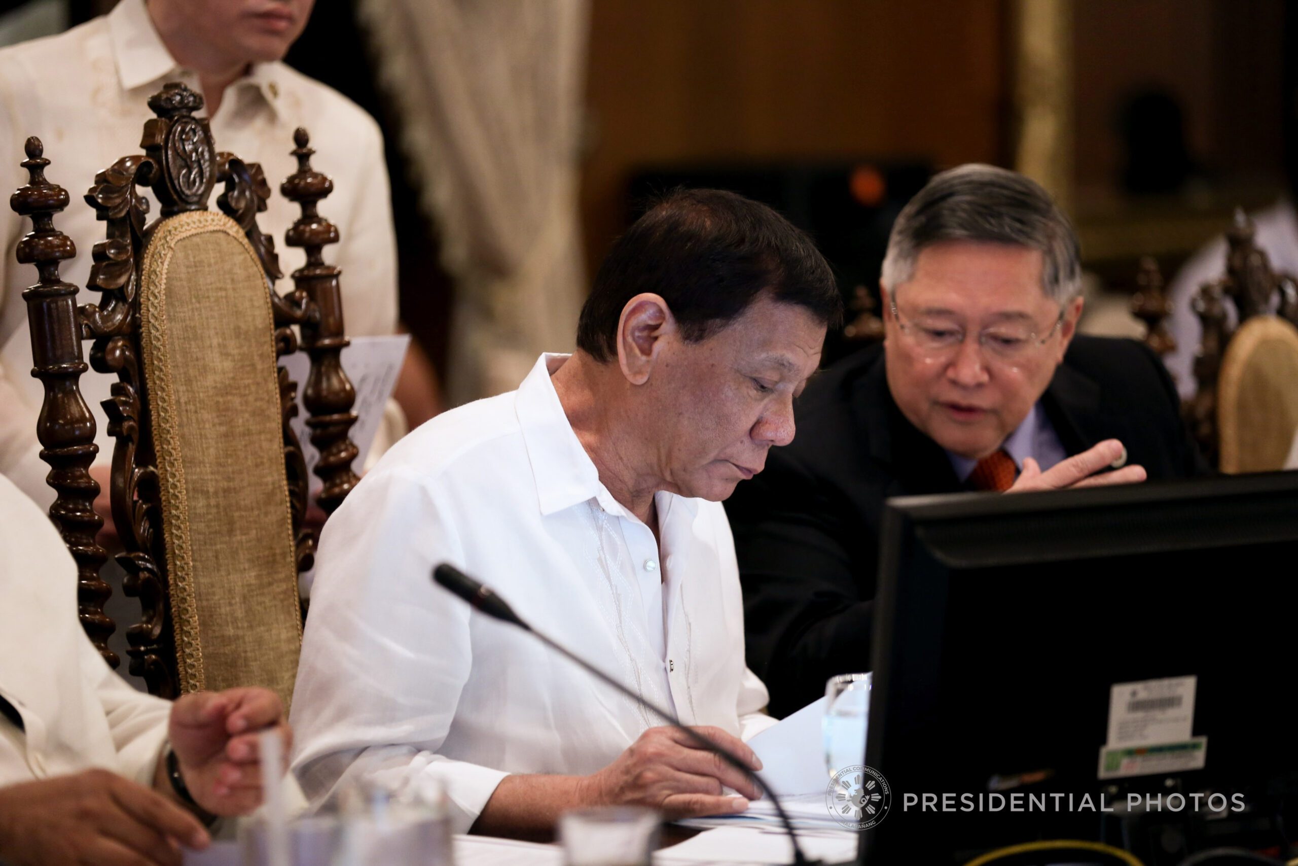 Malacañang orders easing, lifting of foreign investment restrictions in 8 areas