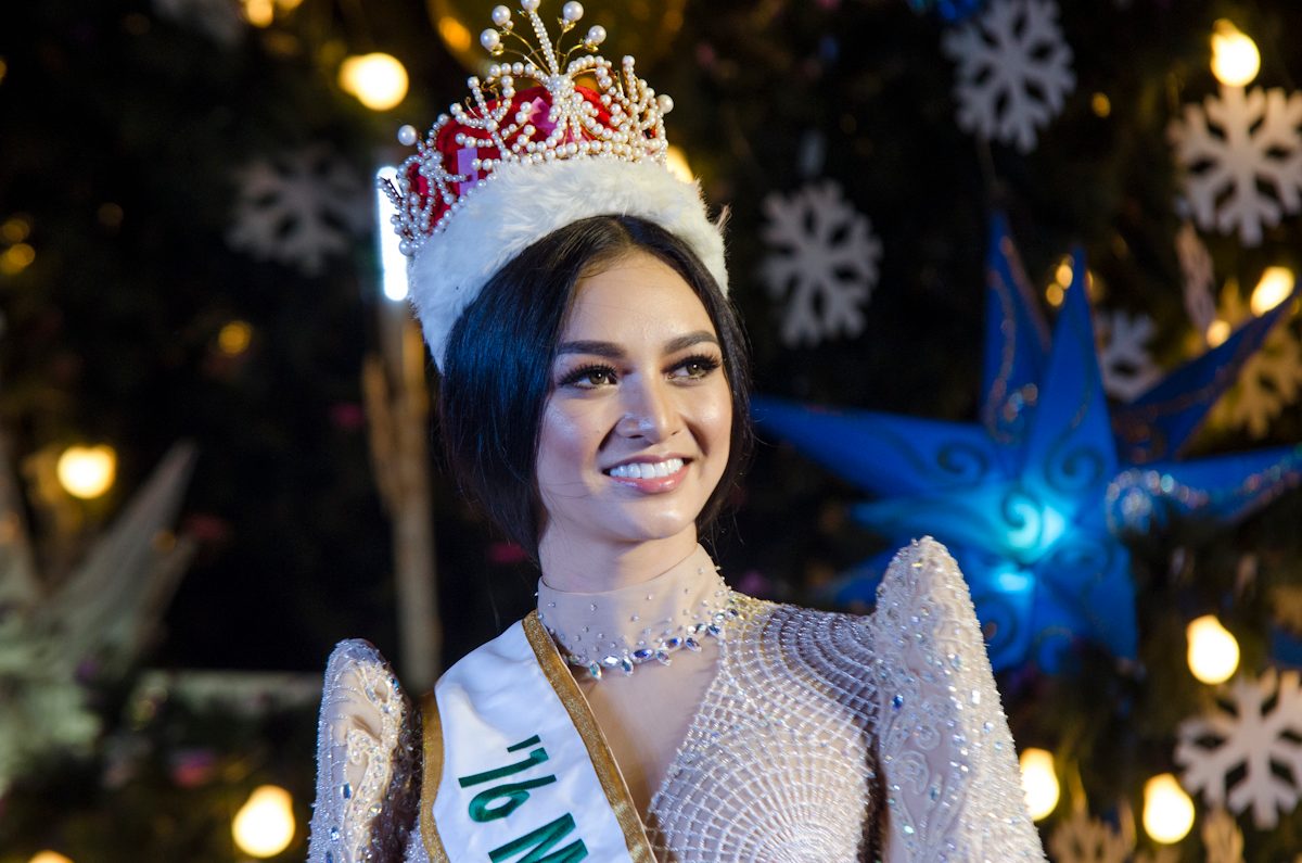Miss International 2016 Kylie Verzosa during her homecoming parade in Cubao. Photo by Rob Reyes/Rappler 