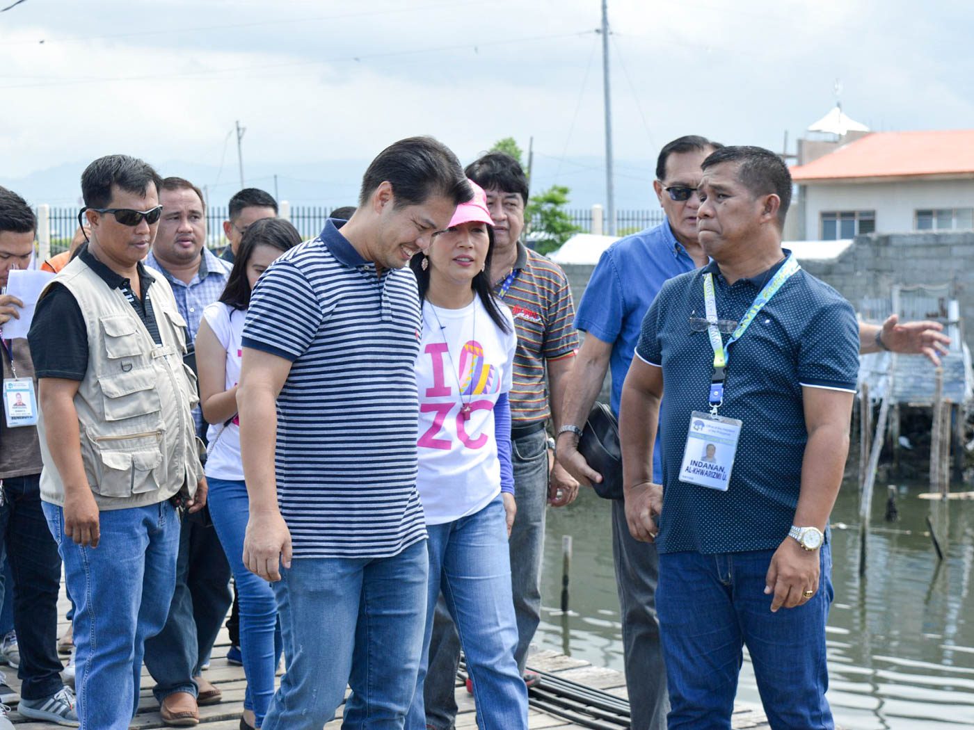 iNSPECTION. From left: Negros Occidental Representative Albee Benitez (in stripes), Zamboanga City Mayor Beng Climaco, and Zamboanga City Representative Celso Lobregat (partly hidden, in blue)
