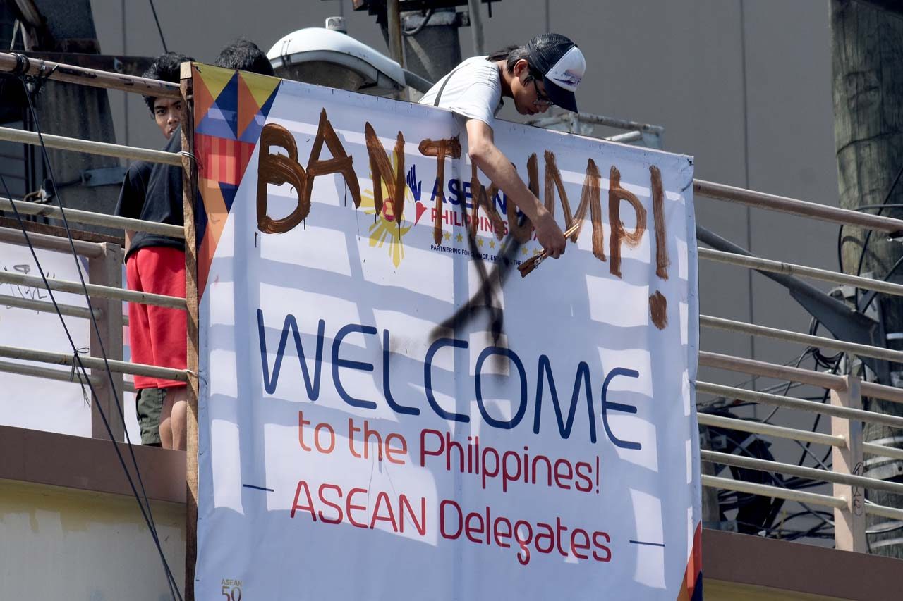 ASEAN ‘Philppines’ tarps taken down