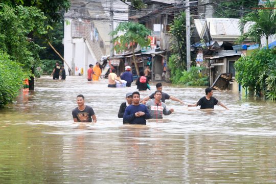 Vinta toll tops 200, tens of thousands displaced