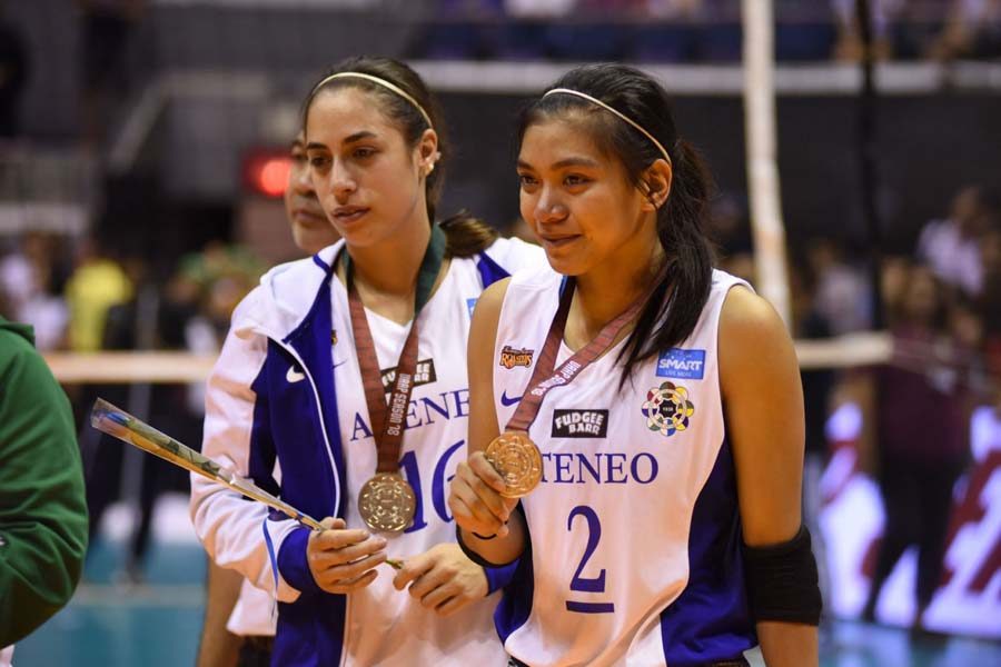 GRADUATING. Amy Ahomiro (L) and Alyssa Valdez play their final match for Ateneo. Photo by Martin San Diego/Rappler 