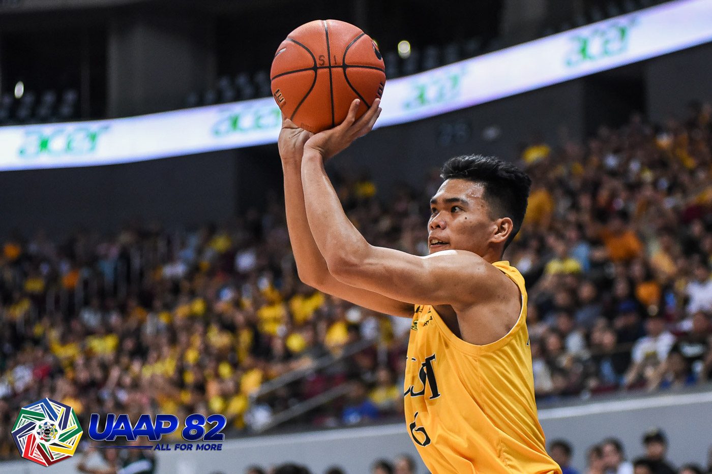 BRIGHT SPOT. Top UST rookie Mark Nonoy fired 18 points off the bench in the Tigers' losing cause. Photo release   