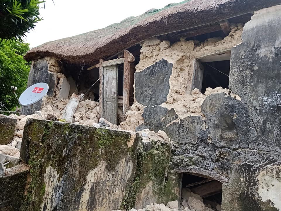 ANCESTRAL HOME. A damaged ancestral house in Barangay Santa Maria n Itbayat. Photo by Analyn Dita Nico 
