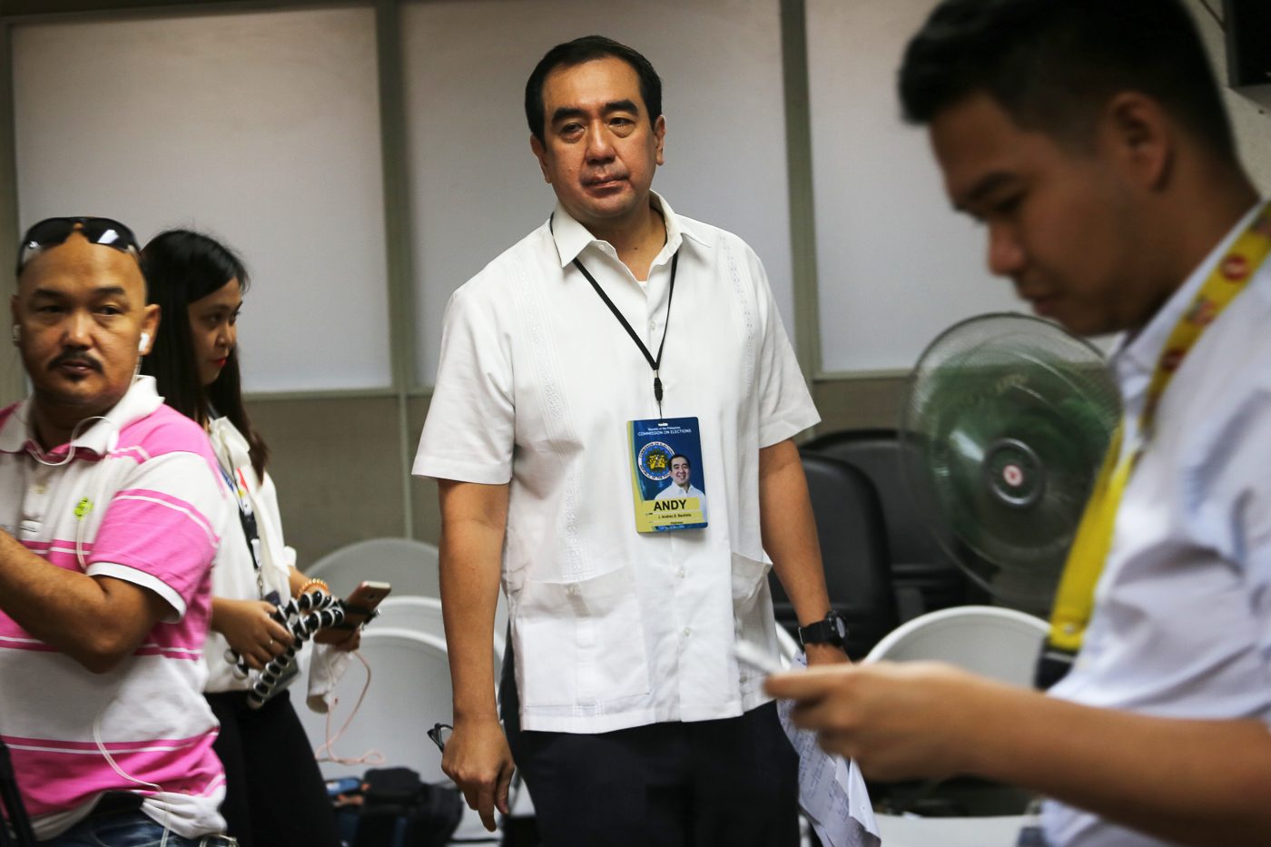 Comelec chair cries, says wife’s exposé unfair to kids