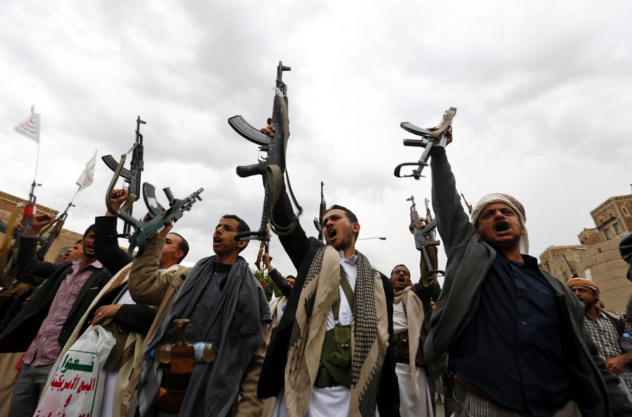Saudi pounds Yemen rebel camps, Arab allies gather