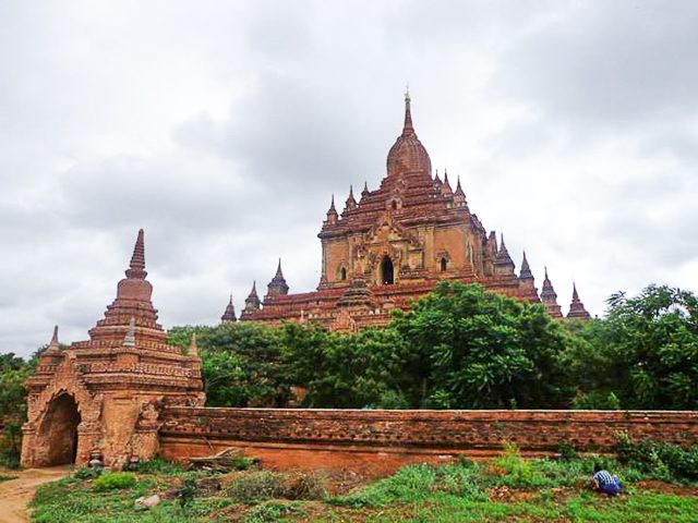 JAMAN KUNO. Kuil-kuil di Bagan memiliki tingkat perbaikan yang berbeda-beda. 