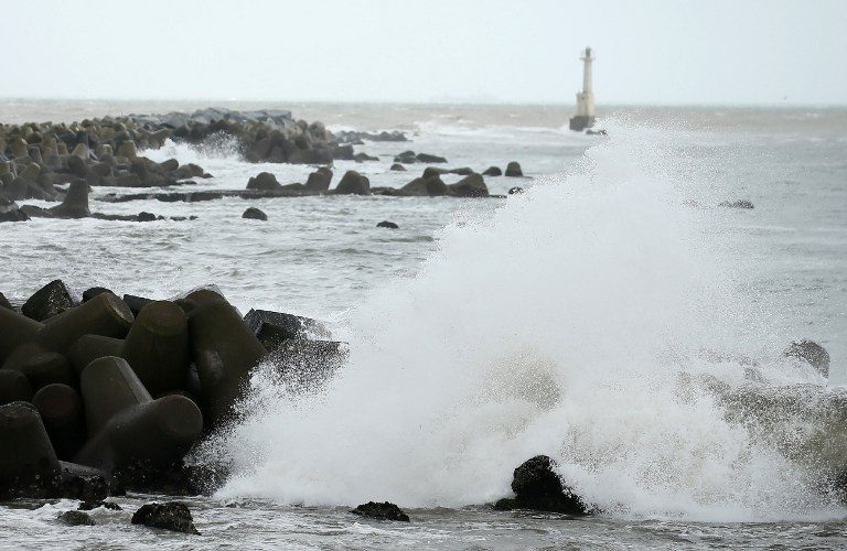 Strong typhoon Lionrock slams into Japan’s northeast
