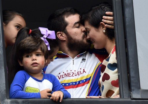 Venezuela sends opposition leader back to jail, expels Ecuadoran lawmakers