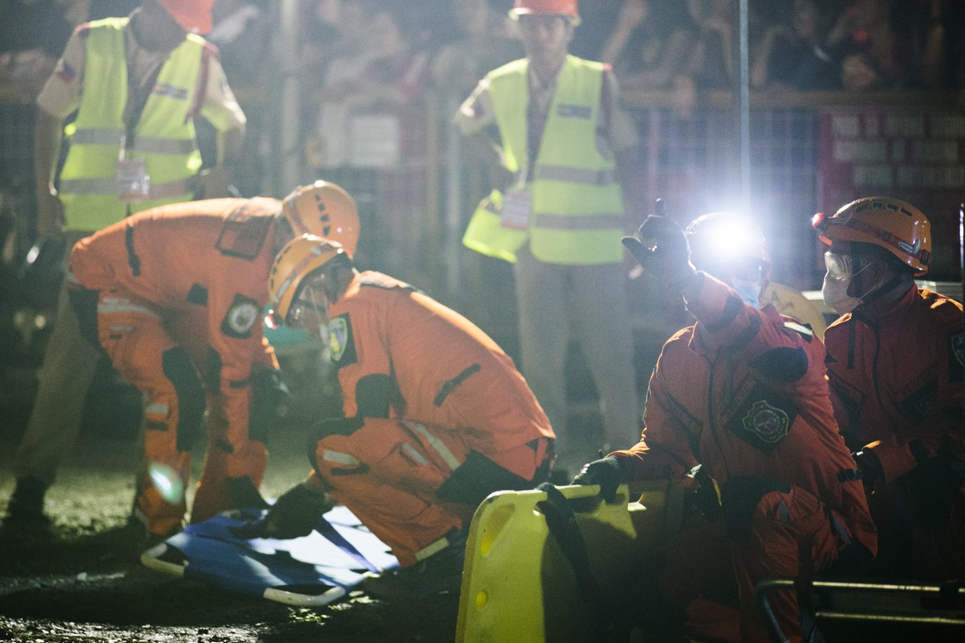 HELP. Medics get ready for injured victims outside the Philippine Stock Exchange during the night drill. Photo by Pat Nabong/ Rappler Photo by Pat Nabong/Rappler